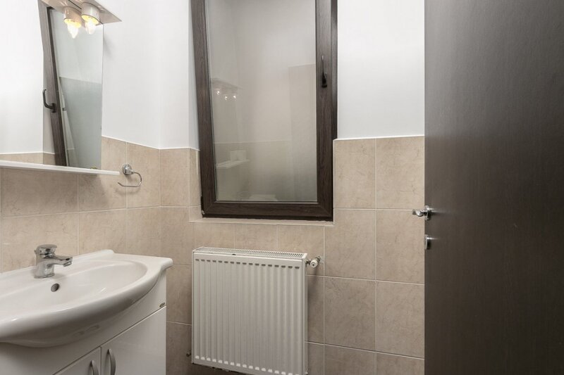 Pipera, zona Porsche, Hotel Alexander, vila spatioasa si eleganta.