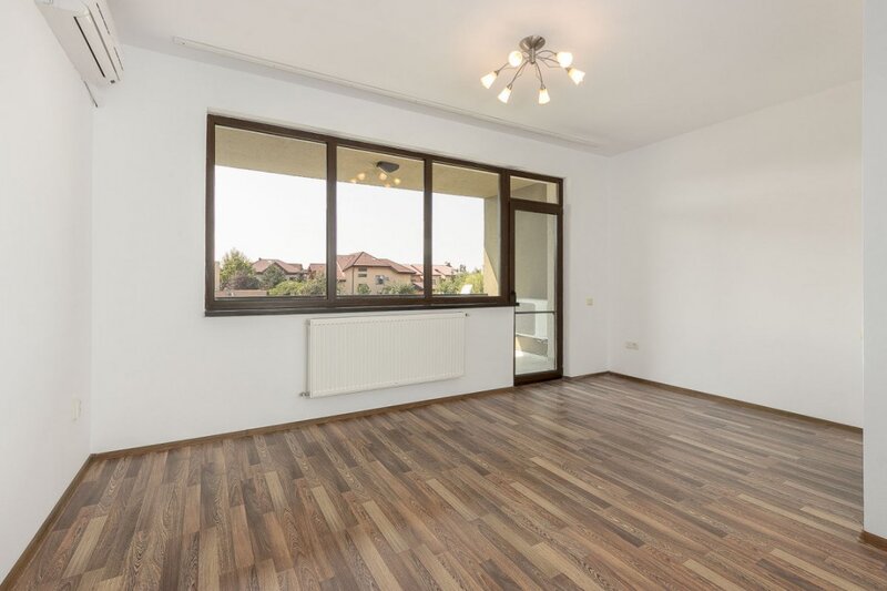 Pipera, zona Porsche, Hotel Alexander, vila spatioasa si eleganta.